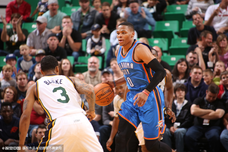 爵士完胜雷霆，瓦兰丘纳斯送出助攻