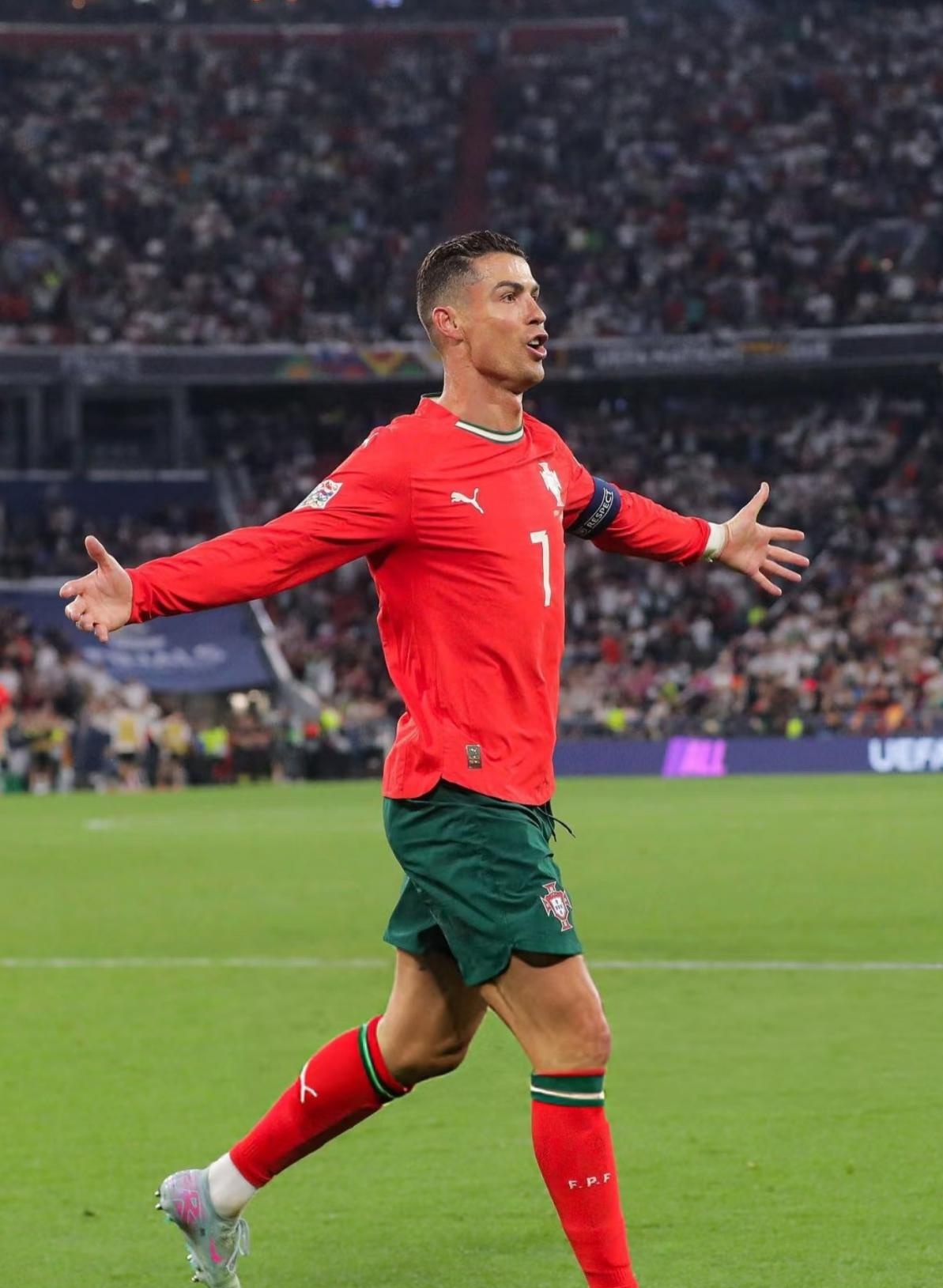 罗马强势波兰,C罗统治全场 罗马强势波兰,C罗统治全场