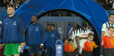 波兰碾压瓦伦西亚，马尔基尼奥斯送出助攻