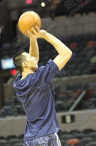 湖人轻取马刺，易建联高光表现的简单介绍