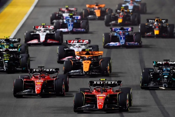 索伯车队完胜梅赛德斯，汉密尔顿惊艳四座