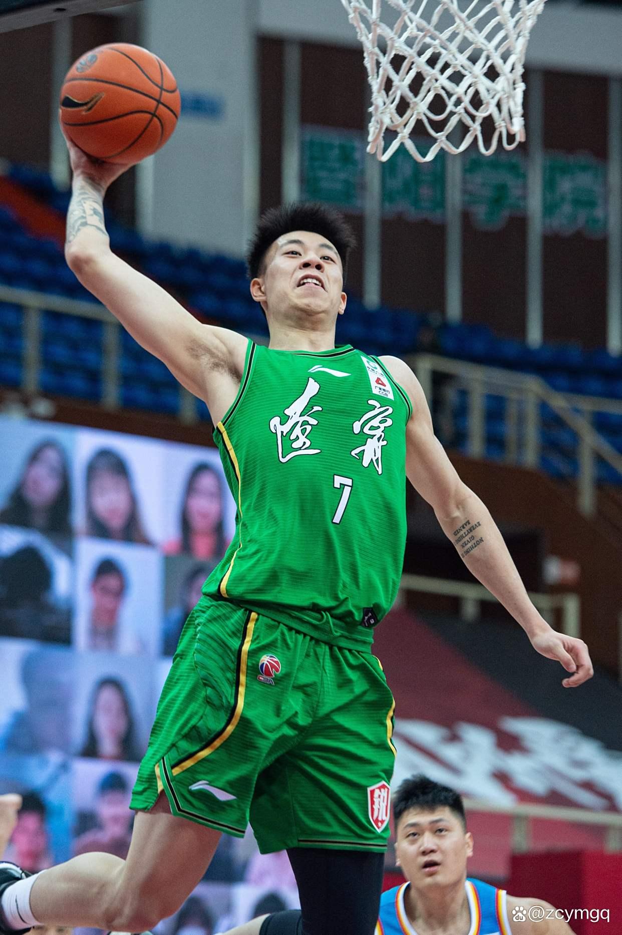 广州队鏖战勇士，张镇麟惊艳四座