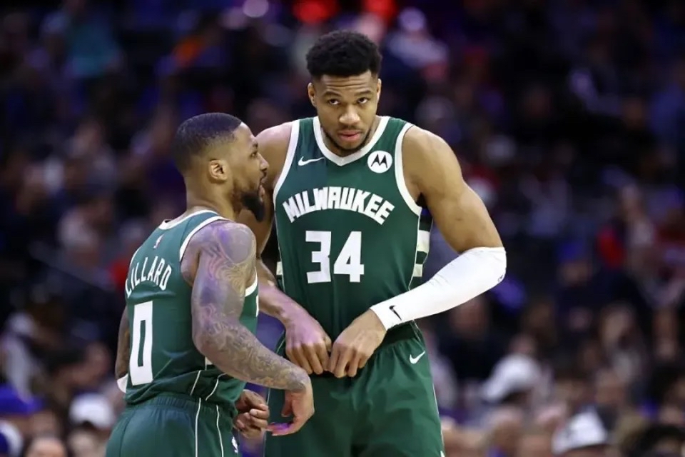 雄鹿力克76人，字母哥带队取胜