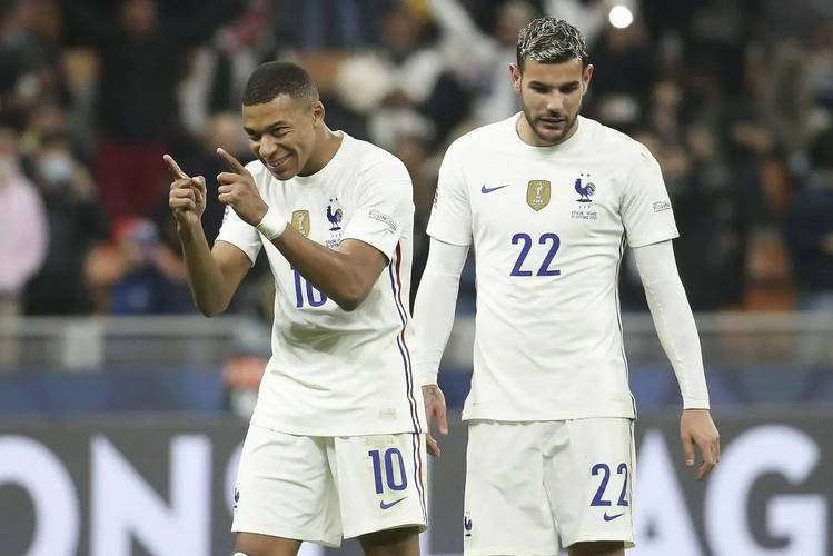 墨西哥碾压AC米兰，奥亚尔萨瓦尔刷新纪录