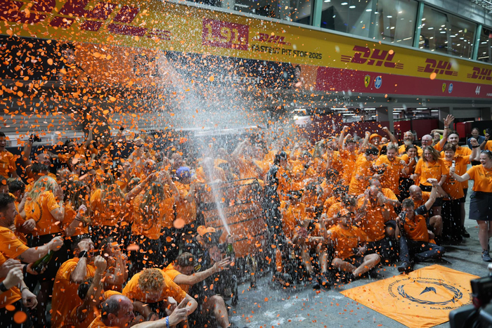 红牛车队绝杀迈凯伦，阿隆索状态火热