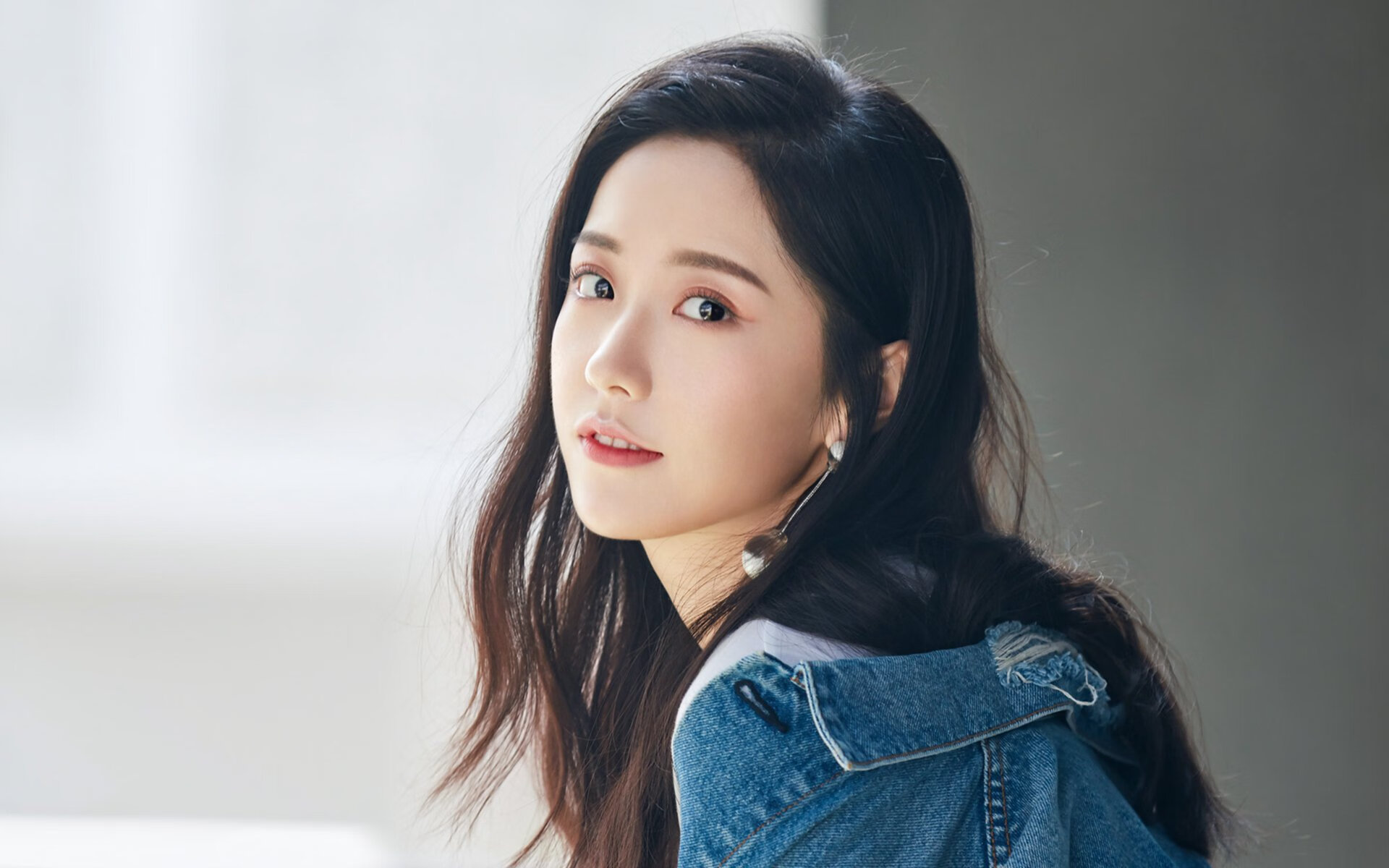 足球的两种胜利，奥地利绝境翻盘，马丁内利闪耀英超